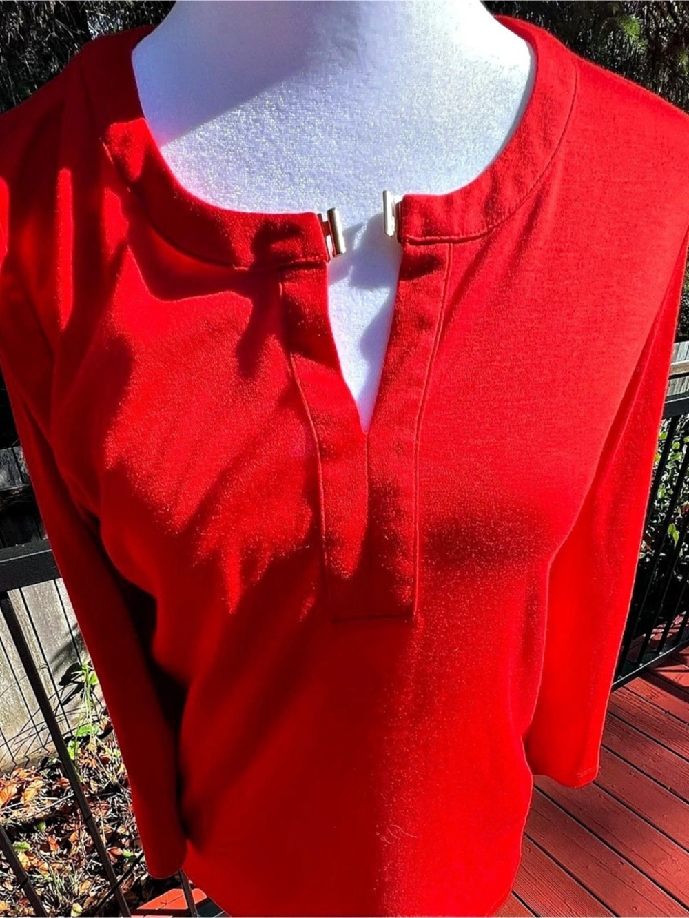 Talbots Red Split Neck Knit Blouse with Metal Clasp Red Long Sleeve Tun. Size S.